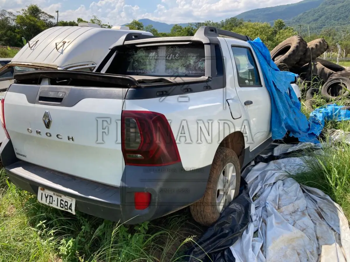 LOTE 002 - Renault/ Oroch EXP 16 SCE, Ano/Modelo 2017/ 2018, Placa: IYD-1684. Avaliado em R$ 15.500,00.