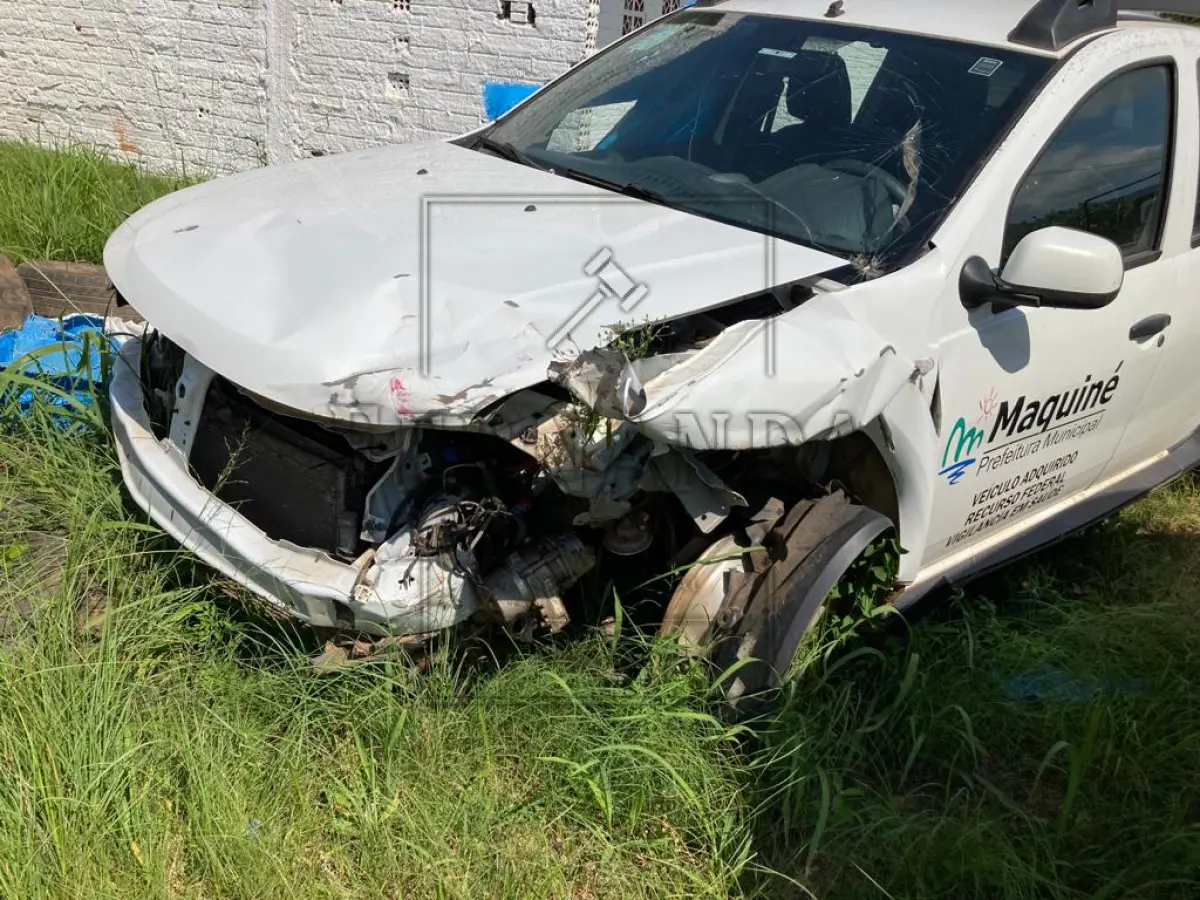 LOTE 002 - Renault/ Oroch EXP 16 SCE, Ano/Modelo 2017/ 2018, Placa: IYD-1684. Avaliado em R$ 15.500,00.