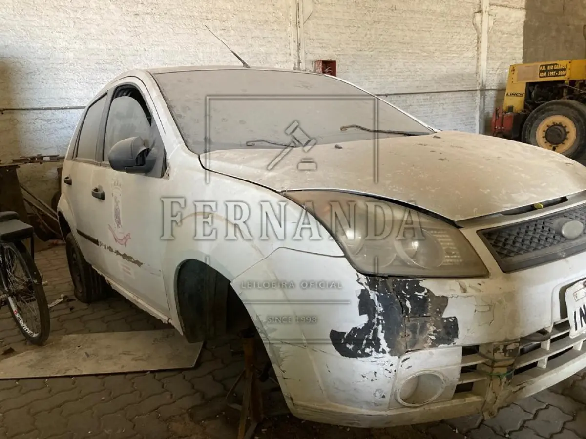 LOTE 025 - Ford/ Fiesta 1.6 flex, 2007/2008, placas INQ1678. Avaliado em R$ 1.800,00