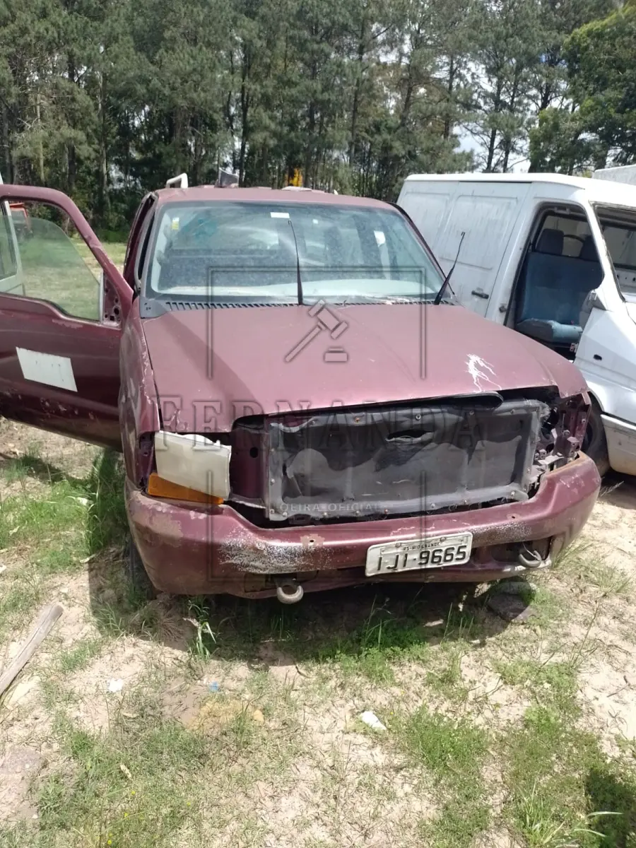 LOTE 053 - FORD F 250XL L, 1999/2000,Placa  IJI-9665. Avaliado em R$ 100,00.