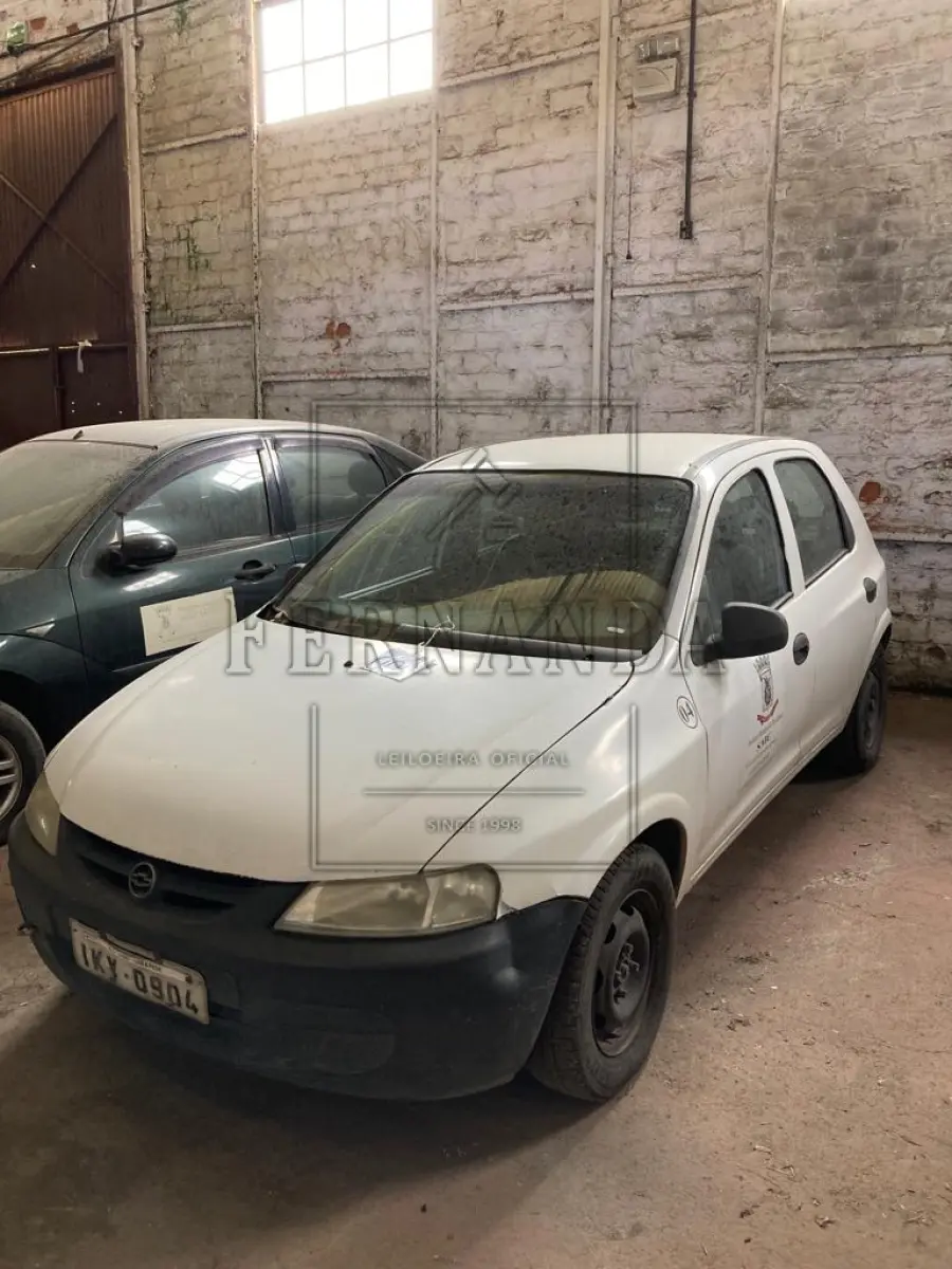 LOTE 009 - GM/CELTA, Placa IKY0904,  2002/2003. Veículo com Multas R$ 1.727,95 . Avaliado em R$ 600,00.