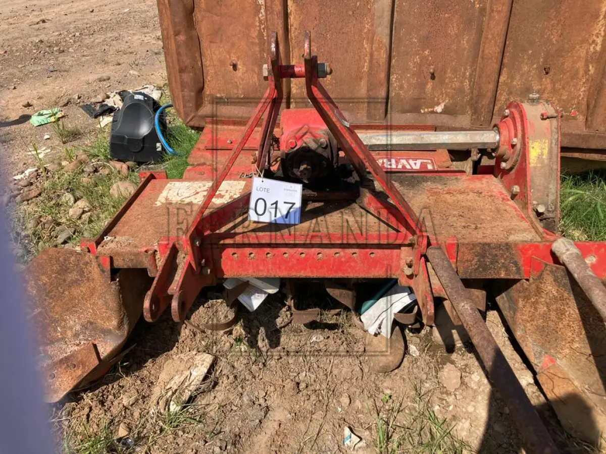 LOTE 017 - Encanteiradeira marca Lavrale. Avaliado em R$ 650,00.