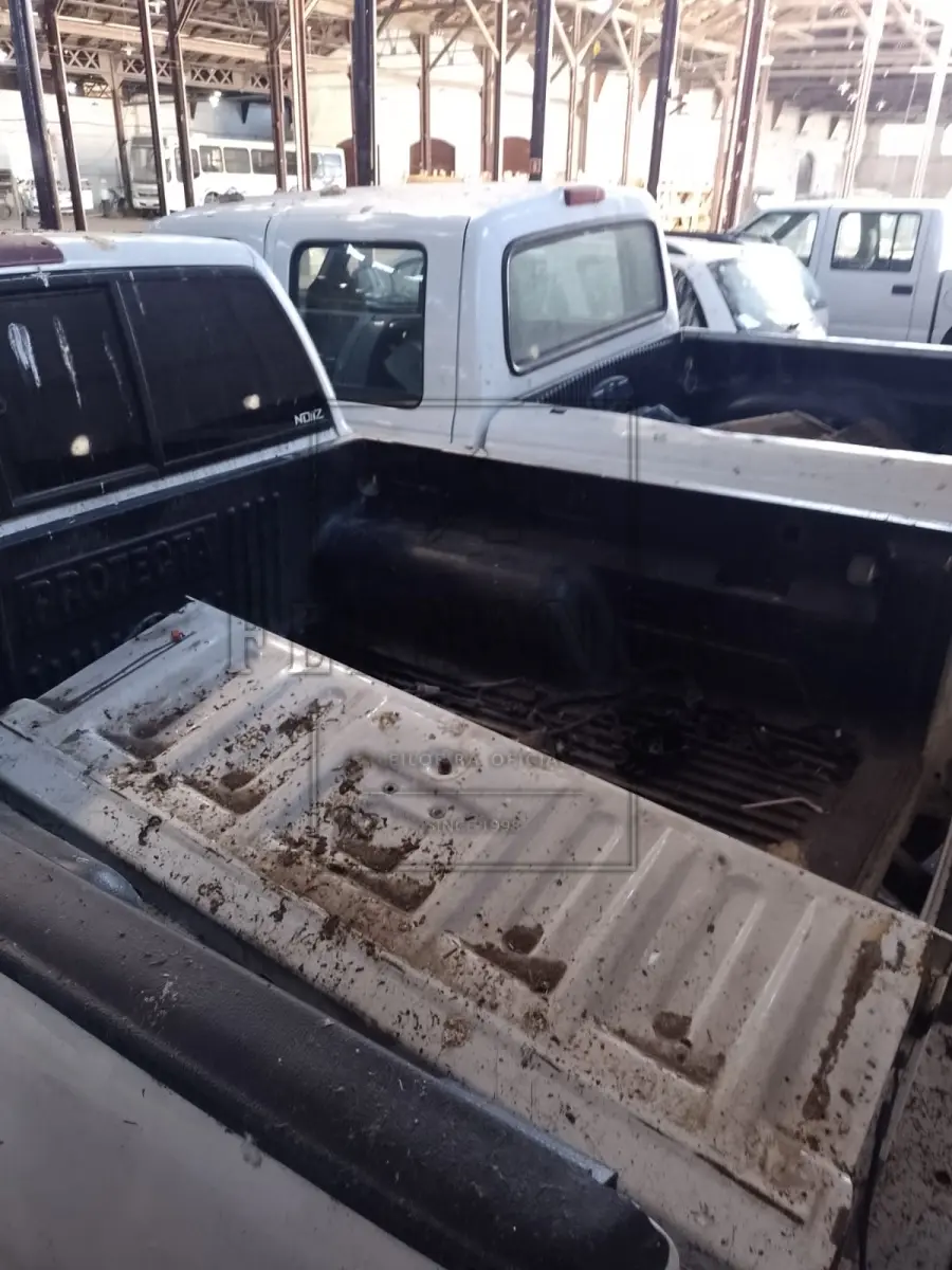 LOTE 024 - Veículo GM/S10, ano/modelo 1998/1998, placa BVZ0939. Avaliado em R$ 5.200,00.