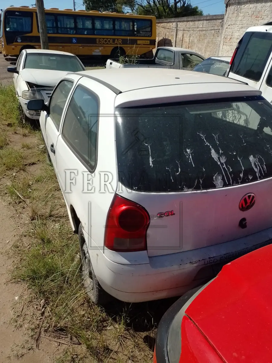 LOTE 012 - Veículo VW/ Gol 1.0 G IV, Ano/modelo 2011/2011, Placa  IRQ3484. Avaliado em R$ 2.600,00.