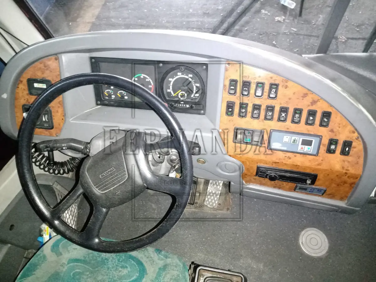 LOTE 053 - Ônibus Scania/ Induscar GIR K94, ano/modelo 2005/2006, placa INW0384. Avaliado em R$ 58.000,00. VEÍCULO COM MULTA DE 1.623,62.