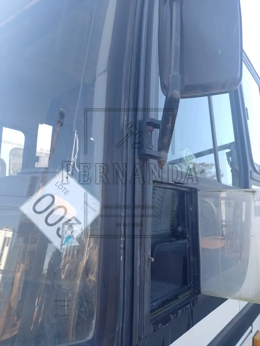 LOTE 005 - Ônibus M.BENZ/OF 1318, ano/modelo 1994/1994, placa ICE8610. Avaliado em R$ 6.200,00.