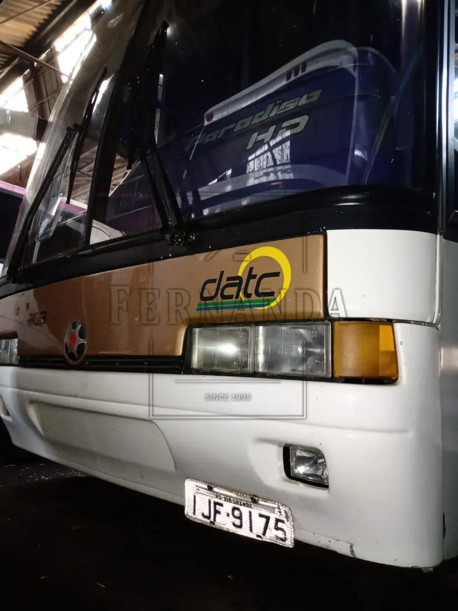 LOTE 055 - Ônibus Volvo/ Marcopolo Paradiso GVR, ano/modelo 1999/2000, placa IJF9175. Avaliado em R$ 35.000,00. VEÍCULO COM MULTA DE 134,33.