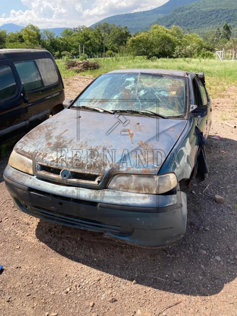 LOTE 024 - I/Fiat, Siena EX , Ano/Modelo 2001/2001, PLACA: IKF0842. Avaliado em R$ 800,00.