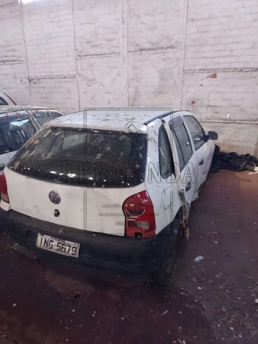 LOTE 031 - Veículo VW/Gol 1.6, ano/modelo 2006/2007, placa ING5679. Avaliado em R$ 500,00. Multas R$ 608,76