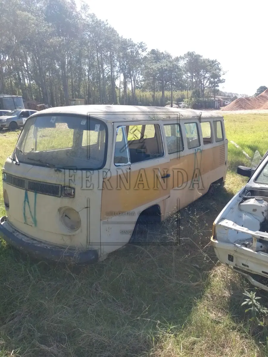 LOTE 040 - LOTE DE SUCATA DE VEÍCULOS: VW/GOL CL 1.8, ano/modelo 1993/1993, FIAT/UNO S IE, ano/modelo 1994/1994, VW/KOMBI, ano/modelo 1985/1985, VW/ GOL 1.0 GIV, ano/modelo 2008/2009; VW/KOMBI ano/modelo 2002/2003. EXCLUSIVO PARA CDV. Lote avaliado em R$ 270,00.