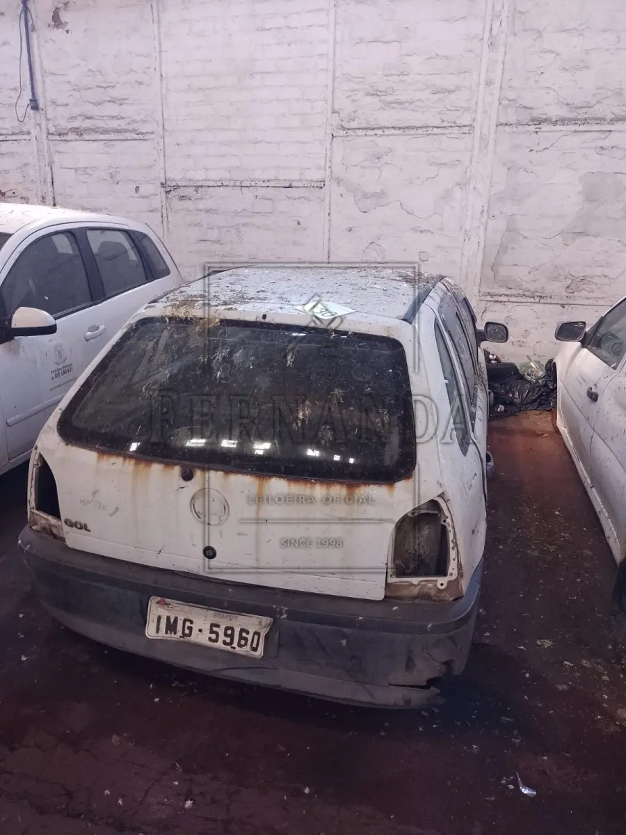 LOTE 030 - Veículo VW/Gol 1.0, ano/modelo 2004/2005, placa IMG5960. Avaliado em R$ 500,00.