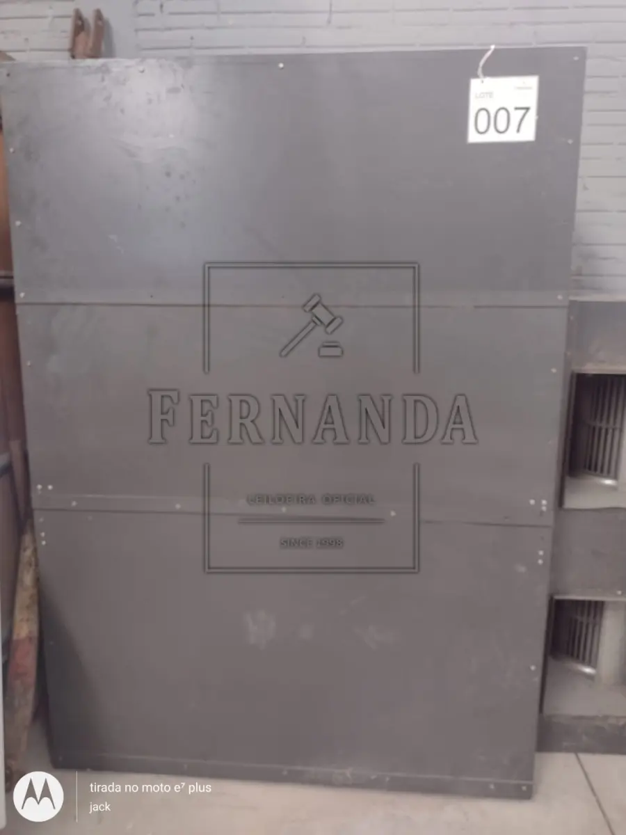 LOTE 007 - Lote de equipamentos elétricos / eletrônicos. Avaliado em R$ 260,00.
