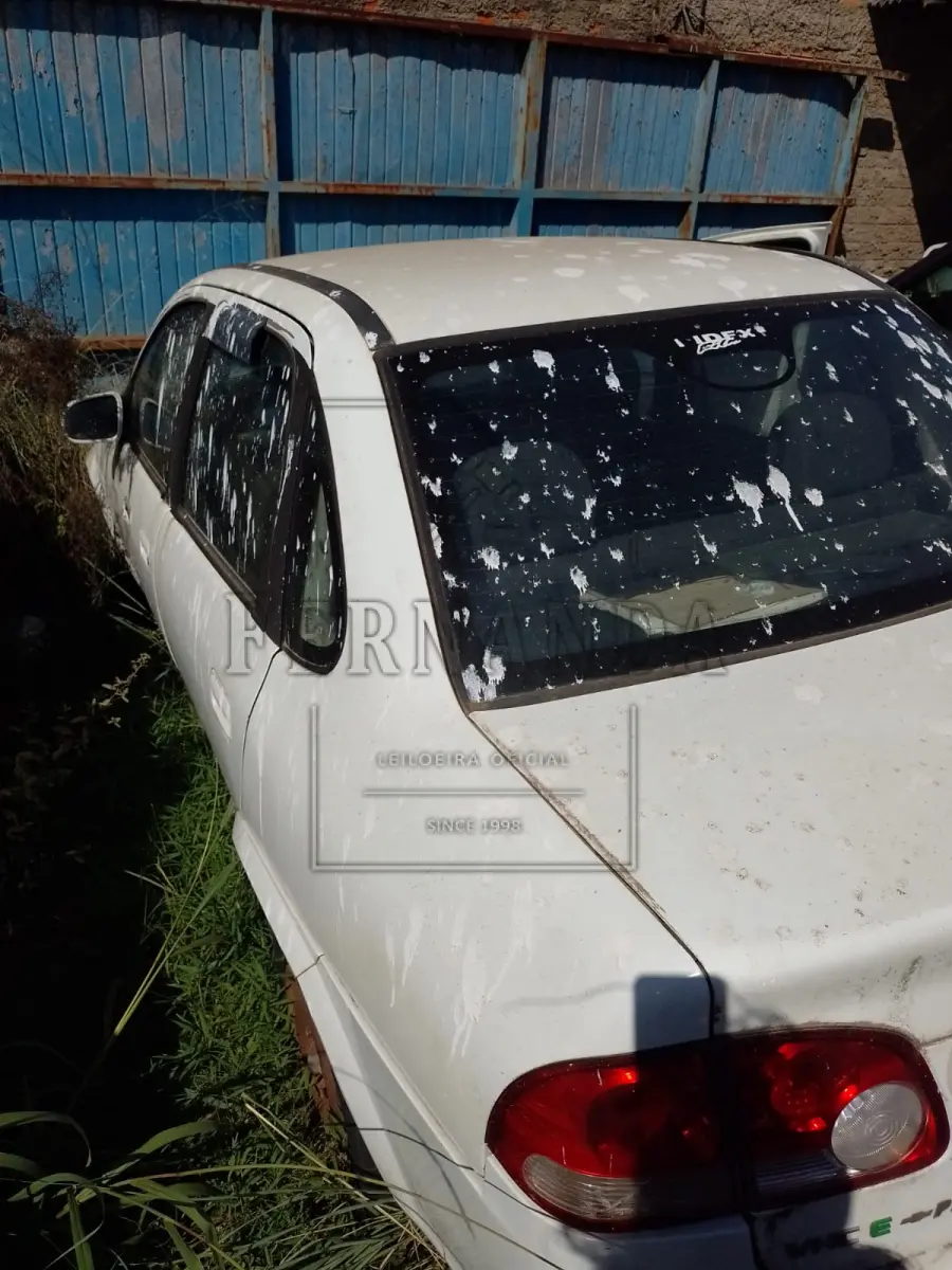 LOTE 001 - Veículo I/ Chevrolet Classic LS, Ano/modelo 2014/2014, Placa IVI0577. Avaliado em R$ 2.600,00.