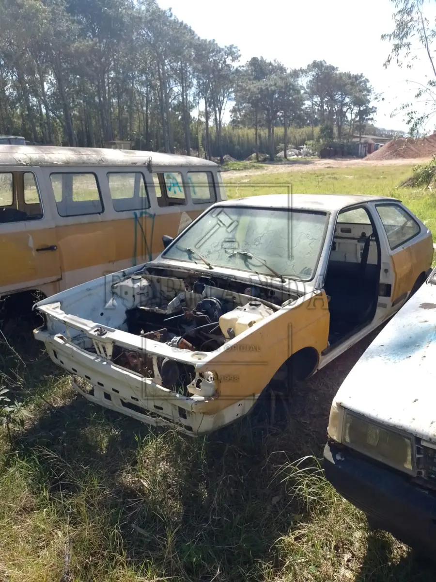 LOTE 040 - LOTE DE SUCATA DE VEÍCULOS: VW/GOL CL 1.8, ano/modelo 1993/1993, FIAT/UNO S IE, ano/modelo 1994/1994, VW/KOMBI, ano/modelo 1985/1985, VW/ GOL 1.0 GIV, ano/modelo 2008/2009; VW/KOMBI ano/modelo 2002/2003. EXCLUSIVO PARA CDV. Lote avaliado em R$ 270,00.