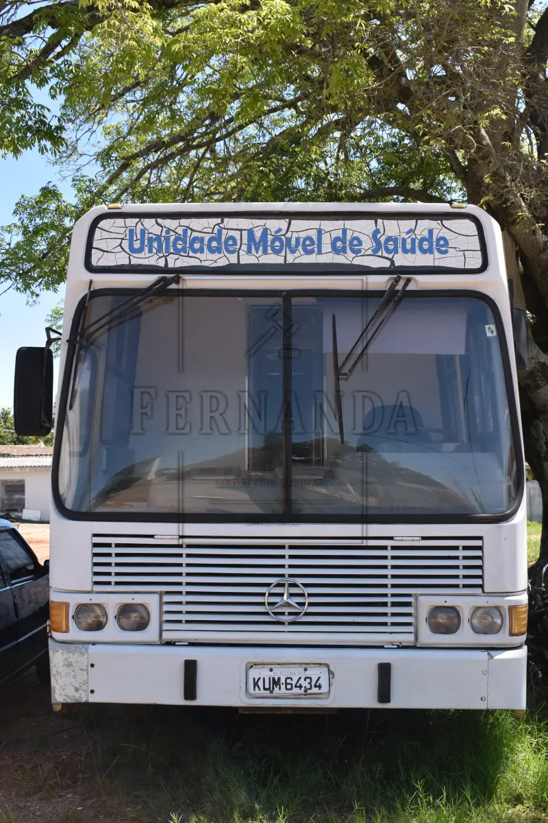 LOTE 005 - Veículo Ônibus, marca Mercedes Benz, ano 1991, cor branca combustível diesel, fabricação nacional e modificado para motor home. Avaliado em R$ 20.000,00.