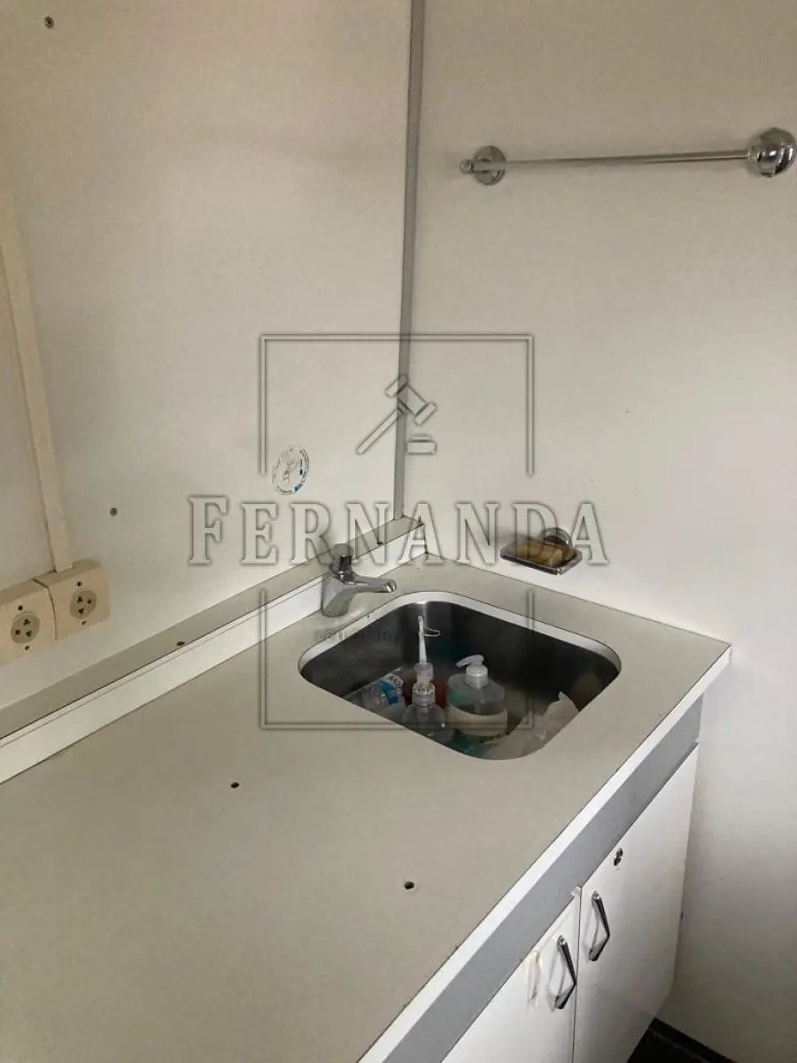 LOTE 005 - Veículo Ônibus, marca Mercedes Benz, ano 1991, cor branca combustível diesel, fabricação nacional e modificado para motor home. Avaliado em R$ 20.000,00.