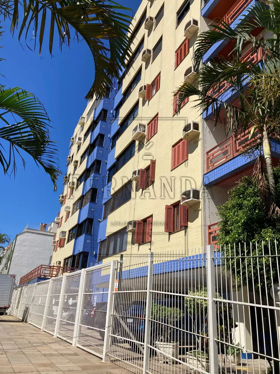LOTE 001 - O apartamento n°201 do Edifício Pezzi, sito na Rua Marcílio Dias, n°531. Matrícula n° 32.500. Avaliado em R$ 650.000,00. 1°Leilão.