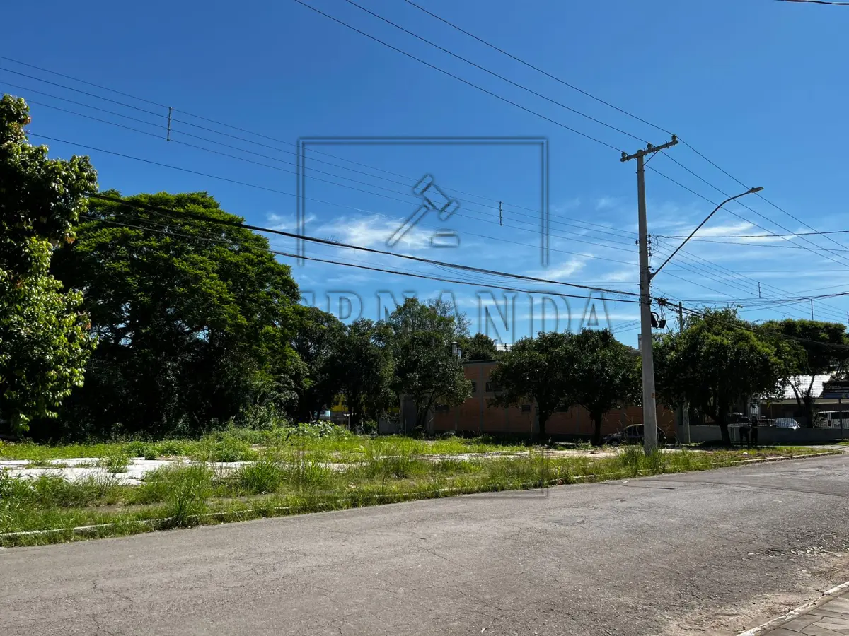 LOTE 001 - Um terreno com área de 1403,95m², localizado na Rua Rodrigues Alves, n°185, Bairro Industrial, em Novo Hamburgo. Matrícula n° 118.732. Avaliado em R$  866.040,60.