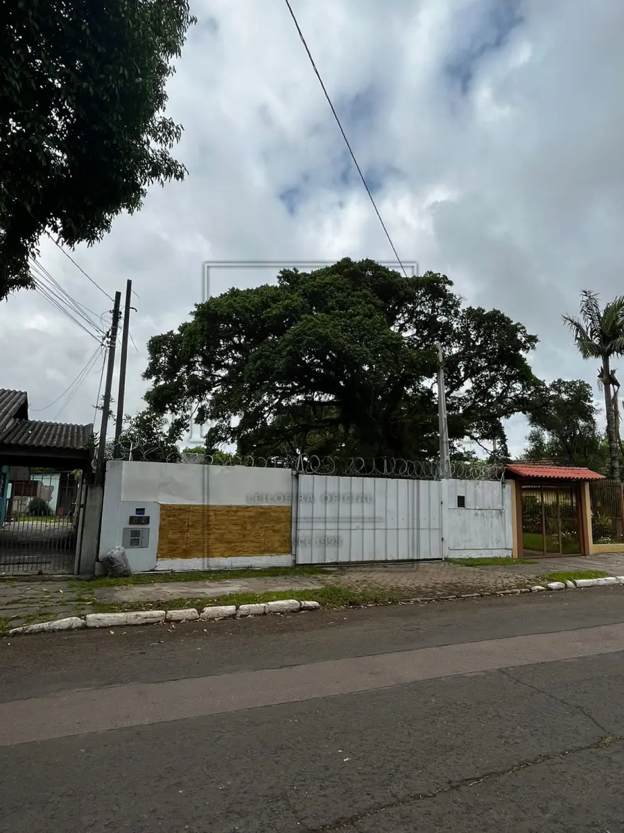 LOTE 001 - Um terreno situado na Rua Almirante Barroso, 369, Vila Fernandes, Canoas/RS, matrícula 46.107 do Registro de Imóveis de Canoas. Avaliado em R$385.000,00. 2°Leilão.