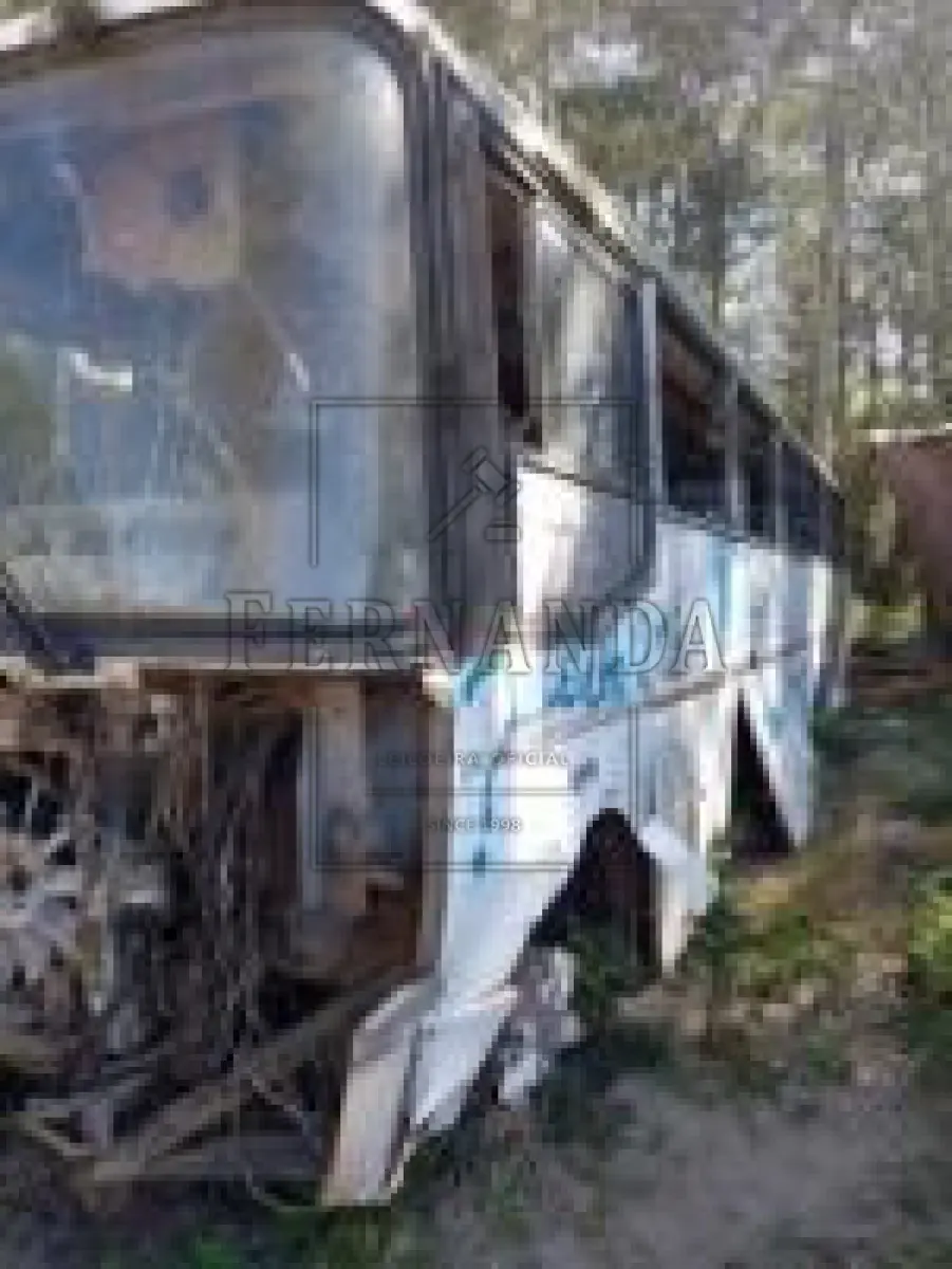 LOTE 045 - SUCATA ÔNIBUS SCANIA, cor branca. EXCLUSIVO PARA CDV. Avaliado em R$ 170,00.