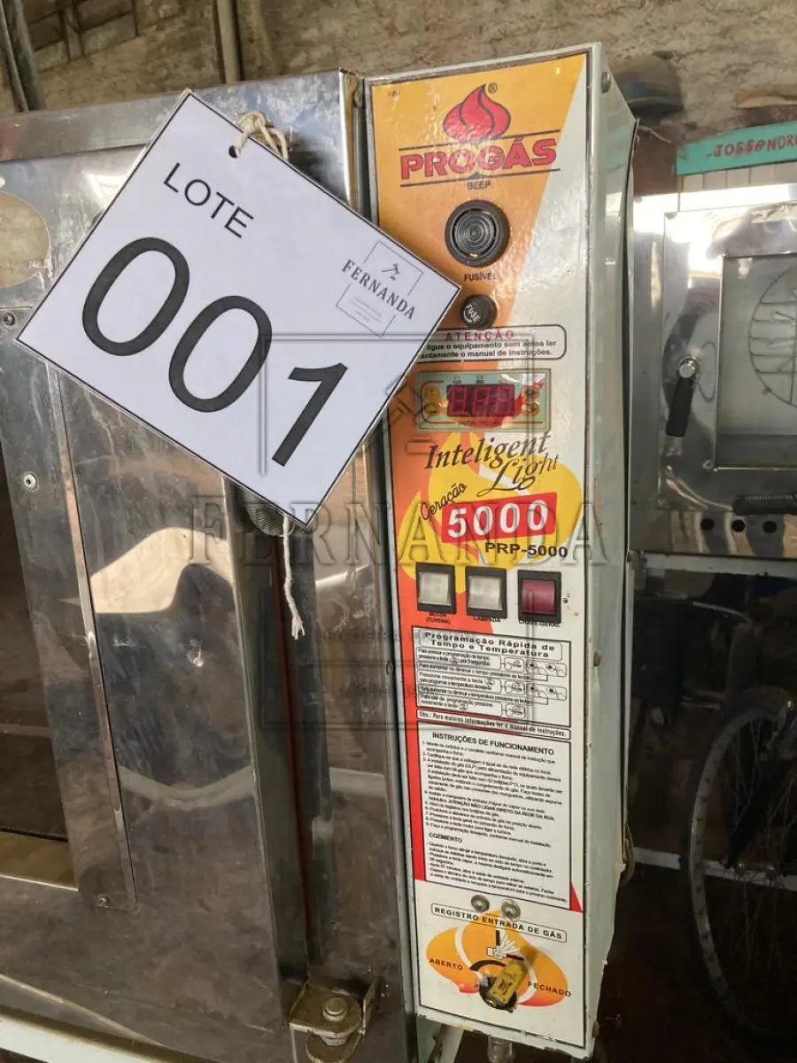 LOTE 001 - Um Forno industrial, marca Progás, PRP5000. Avaliado em R$ 200,00.