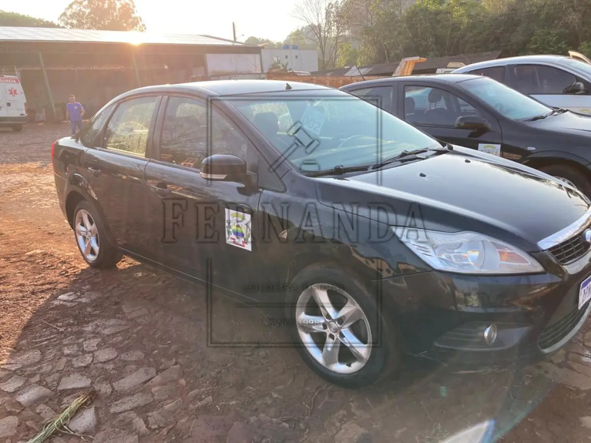 LOTE 002 - Ford Focus Sedan, ano/modelo 2008/2009, cor preta, motor 2.0, 145cv, gasolina, placa IPN 3H66, em circulação. Avaliado em R$ 16.300,00.