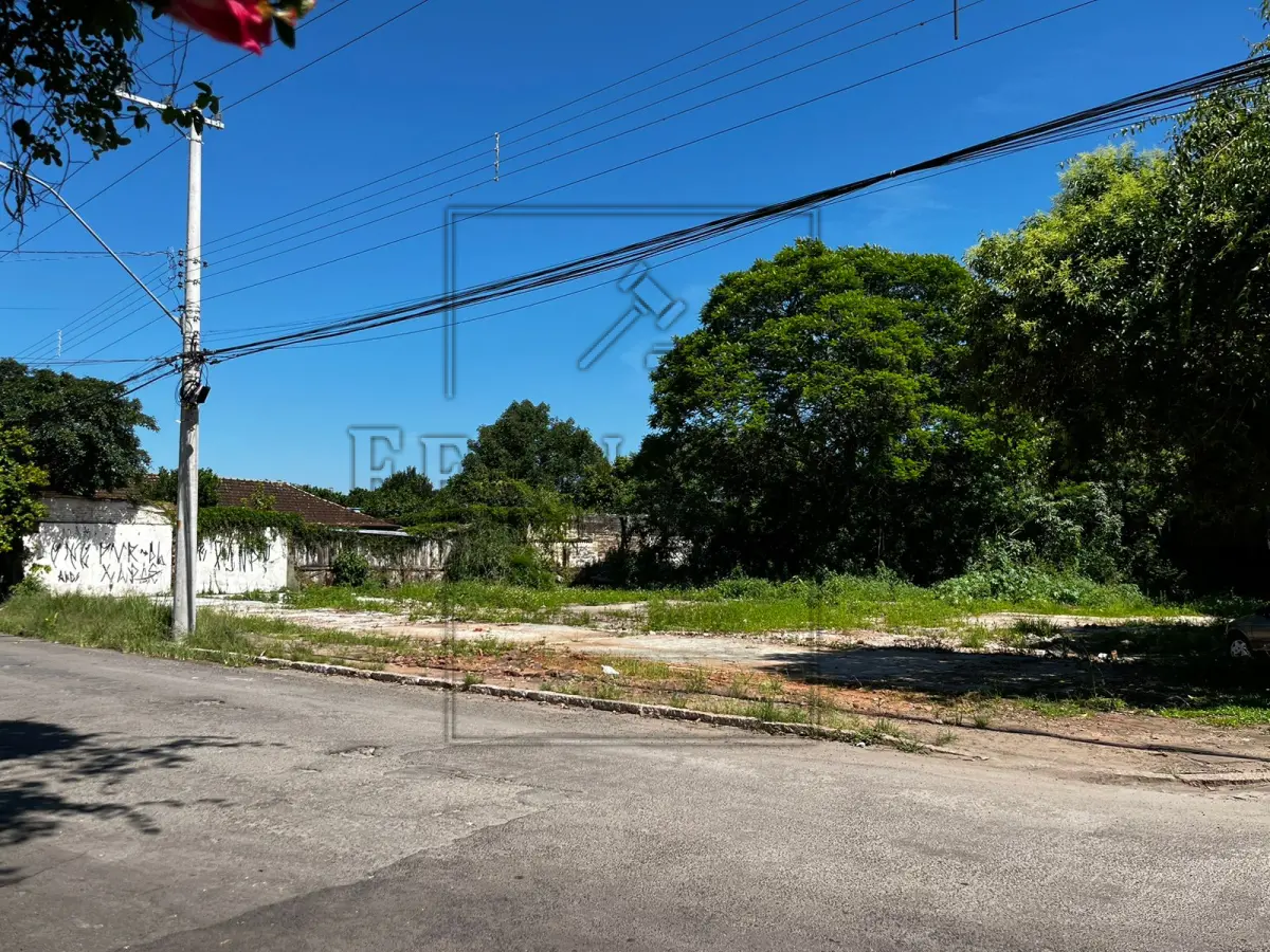 LOTE 001 - Um terreno com área de 1403,95m², localizado na Rua Rodrigues Alves, n°185, Bairro Industrial, em Novo Hamburgo. Matrícula n° 118.732. Avaliado em R$  866.040,60.