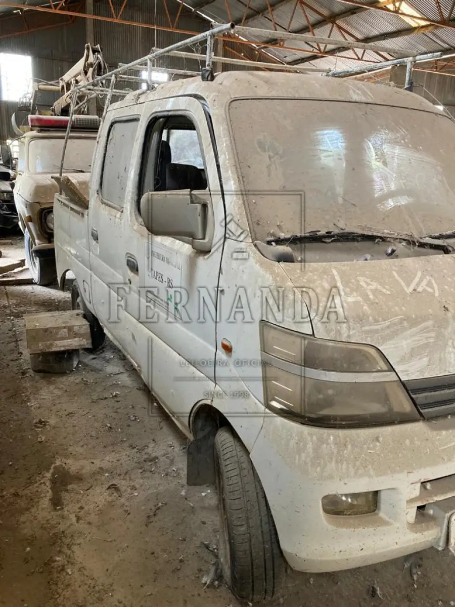 LOTE 007 - Veículo I/Changan Chana SC 23D, placa ISR0659, cargo CE 1.0 8v. Avaliado em R$2.600,00.