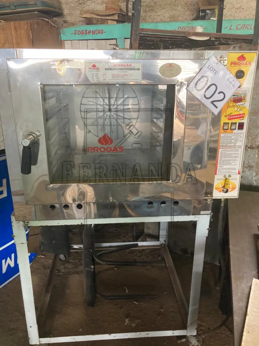 LOTE 002 - Um Forno industrial, marca Progás, PRP5000. Avaliado em R$ 200,00.