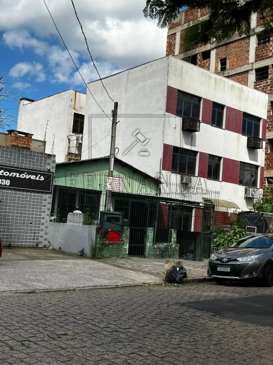 LOTE 006 - Imóvel localizado na Rua Livramento n°584, bairro Santana, CEP 90640-130, Porto Alegre/RS. Matrícula n°36.674 do Registro de Imóveis da 2°Zona de Porto Alegre. Avaliado em R$ 800.000,00. 2°Leilão.