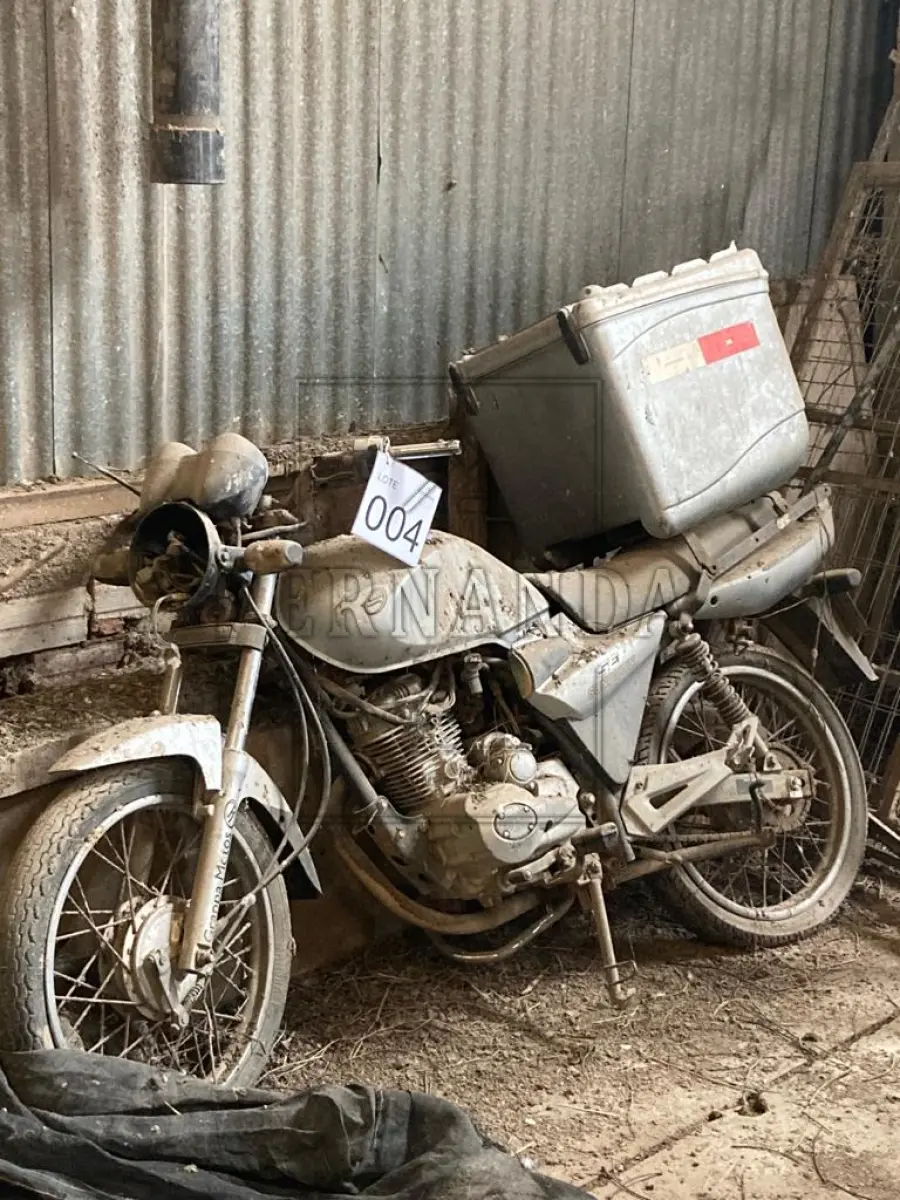 LOTE 004 - Motocicleta Sundown/Max 125SE, placa IOO5335, ano/modelo 2007/2008. Avaliada em R$350,00