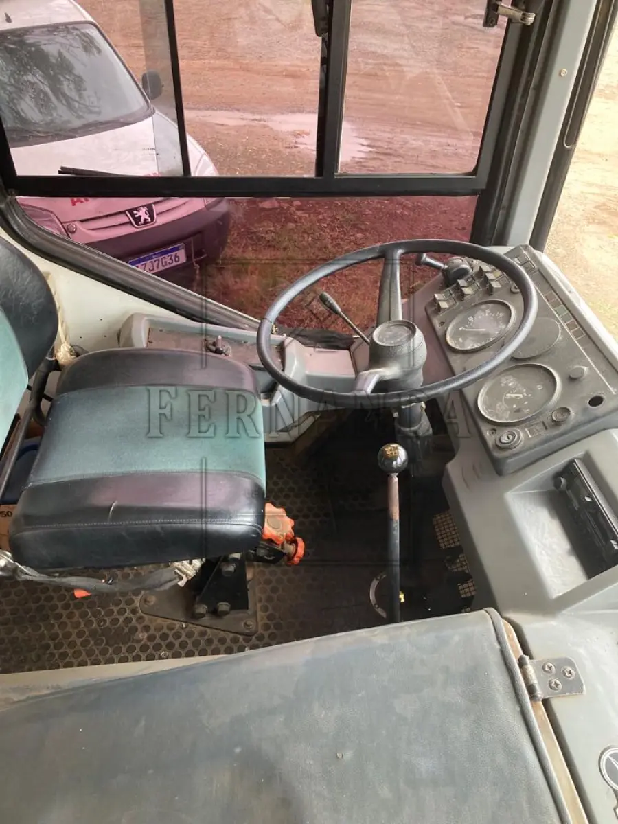 LOTE 005 - Veículo Ônibus, marca Mercedes Benz, ano 1991, cor branca combustível diesel, fabricação nacional e modificado para motor home. Avaliado em R$ 20.000,00.