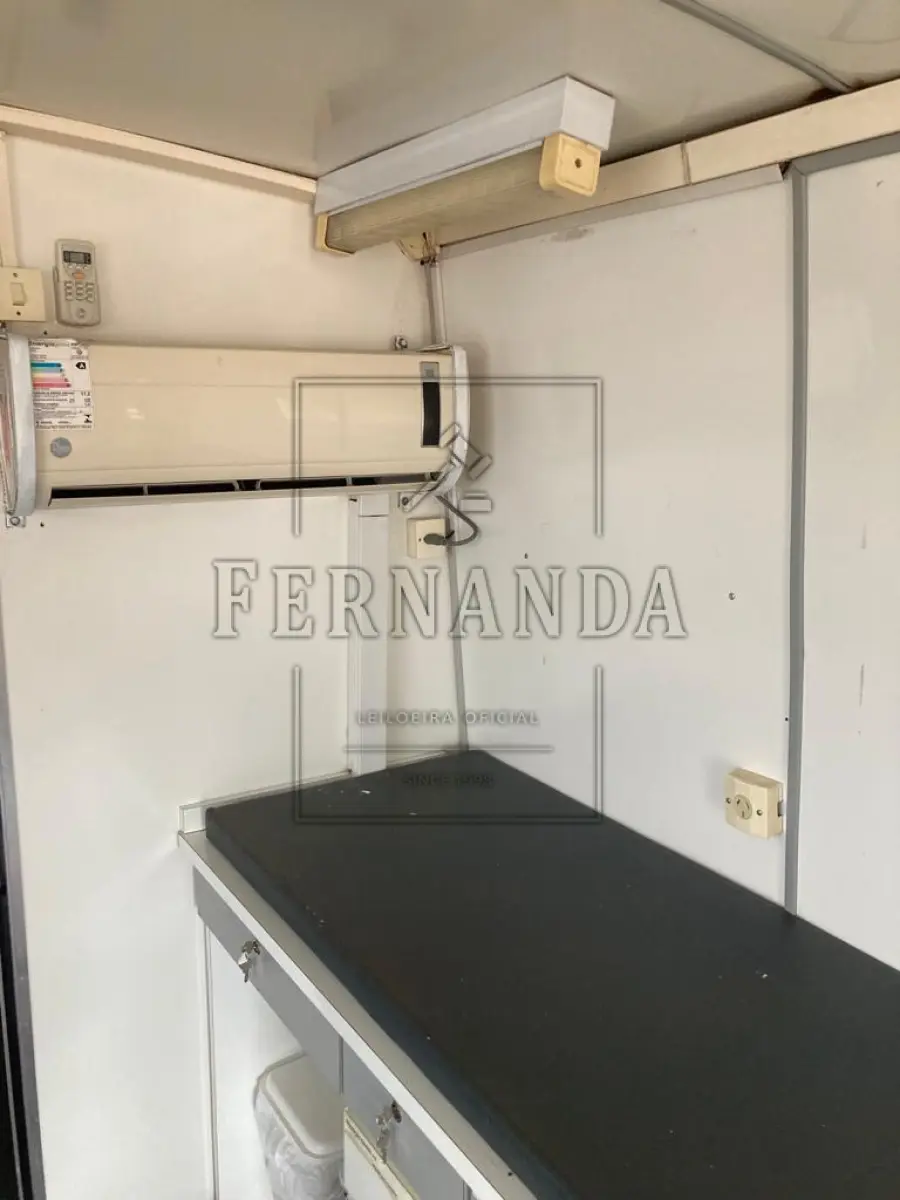 LOTE 005 - Veículo Ônibus, marca Mercedes Benz, ano 1991, cor branca combustível diesel, fabricação nacional e modificado para motor home. Avaliado em R$ 20.000,00.