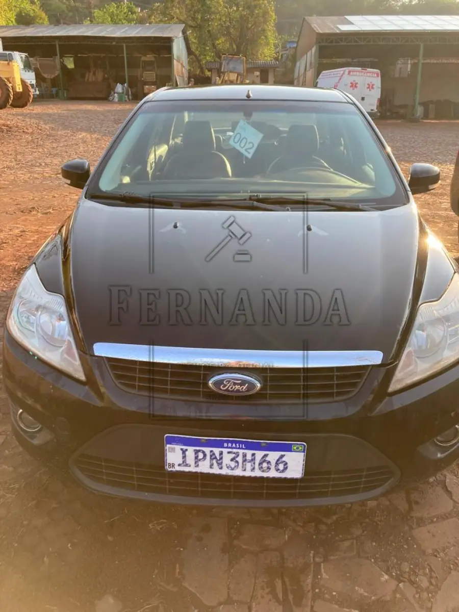LOTE 002 - Ford Focus Sedan, ano/modelo 2008/2009, cor preta, motor 2.0, 145cv, gasolina, placa IPN 3H66, em circulação. Avaliado em R$ 16.300,00.