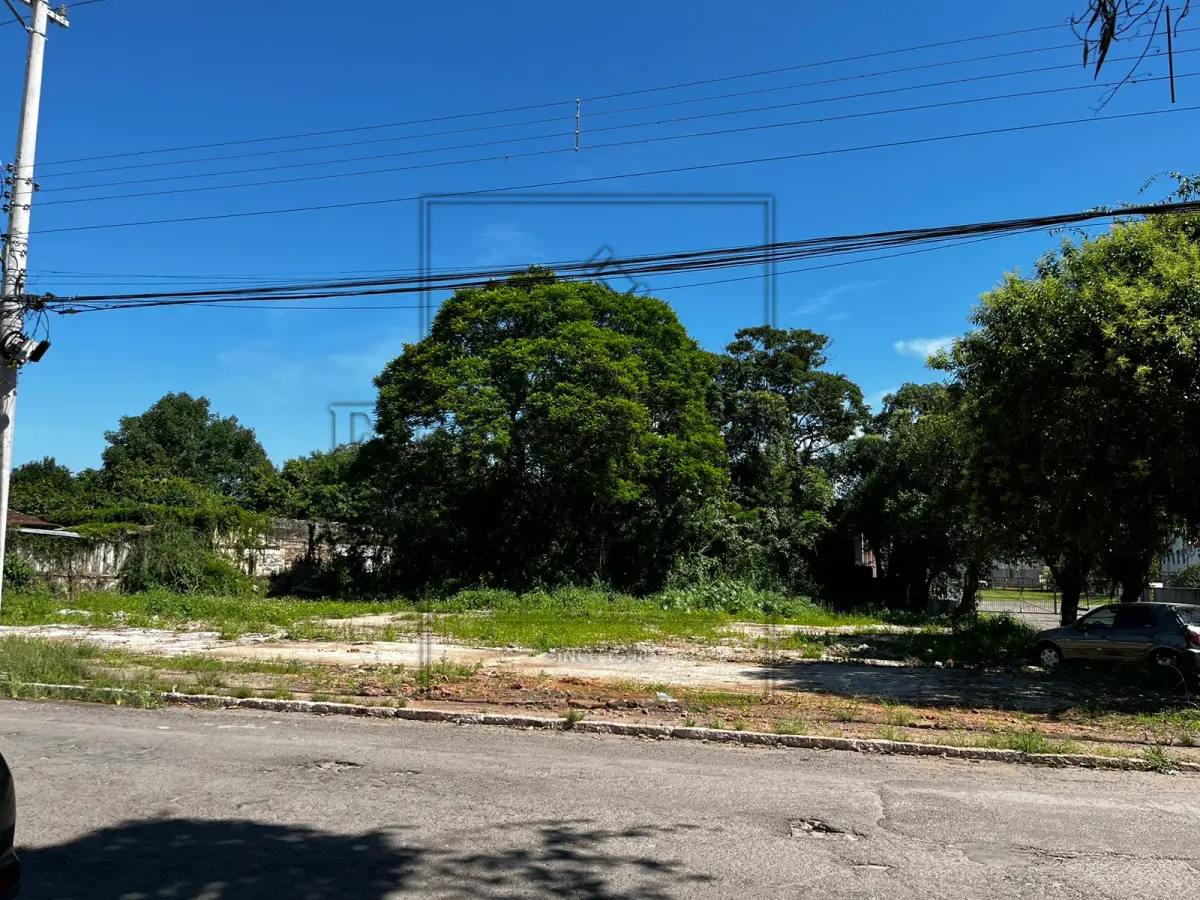 LOTE 001 - Um terreno com área de 1403,95m², localizado na Rua Rodrigues Alves, n°185, Bairro Industrial, em Novo Hamburgo. Matrícula n° 118.732. Avaliado em R$  866.040,60.
