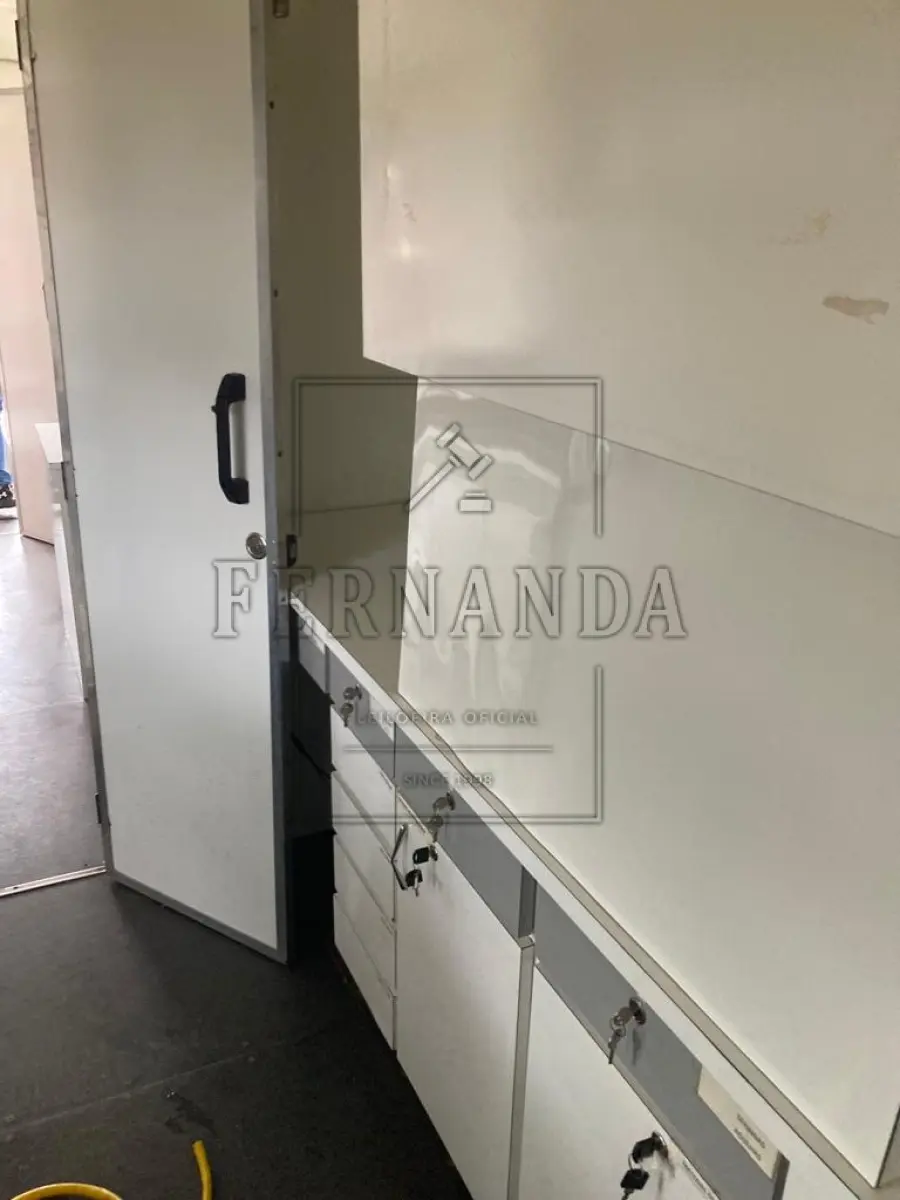 LOTE 005 - Veículo Ônibus, marca Mercedes Benz, ano 1991, cor branca combustível diesel, fabricação nacional e modificado para motor home. Avaliado em R$ 20.000,00.