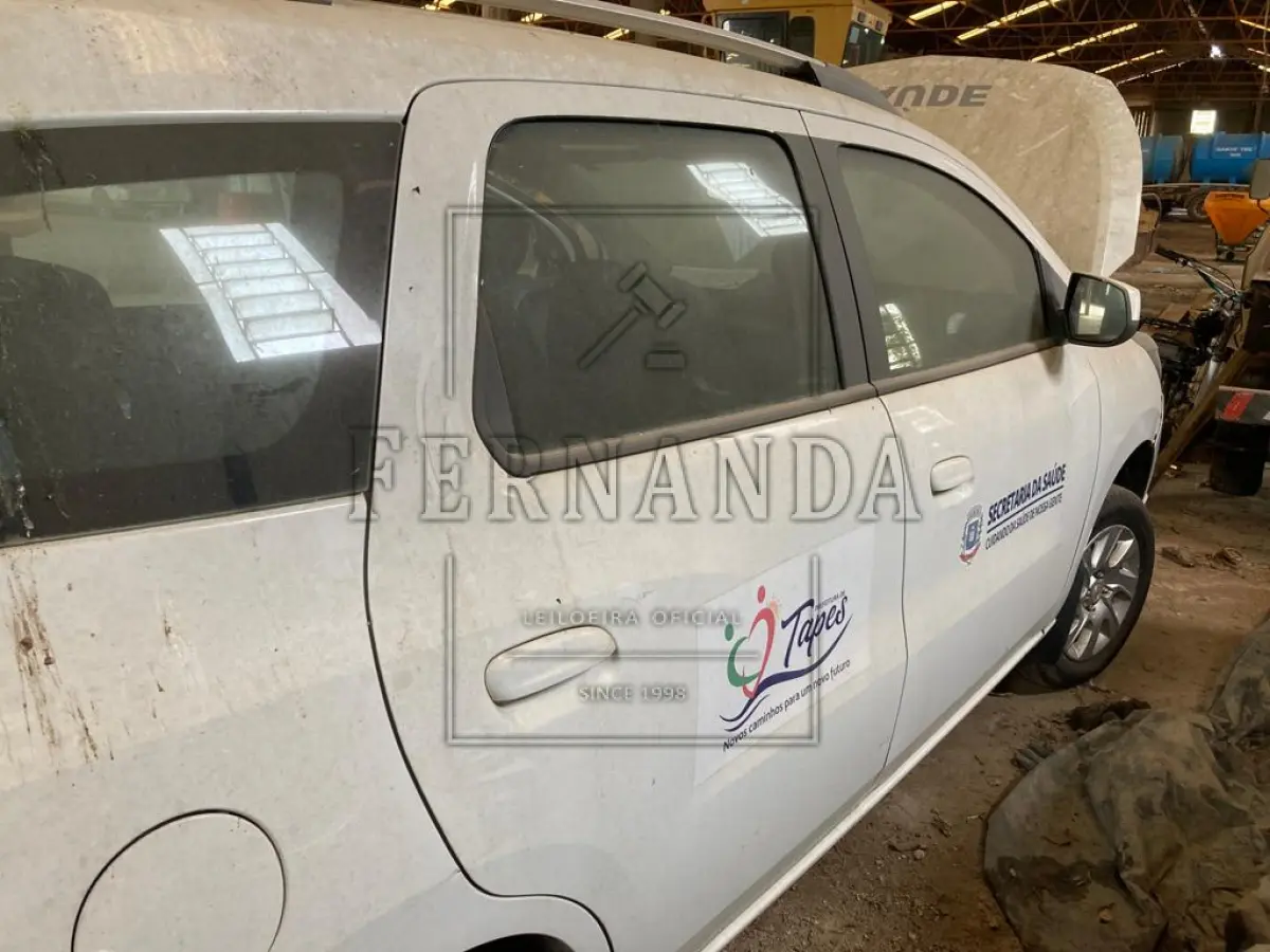 LOTE 003 - Veículo Spin placa IXQ7494, ano/modelo 2016/2016, Chev/Spin 1.8 L ATLTZ, sem motor. Avaliado em R$800,00