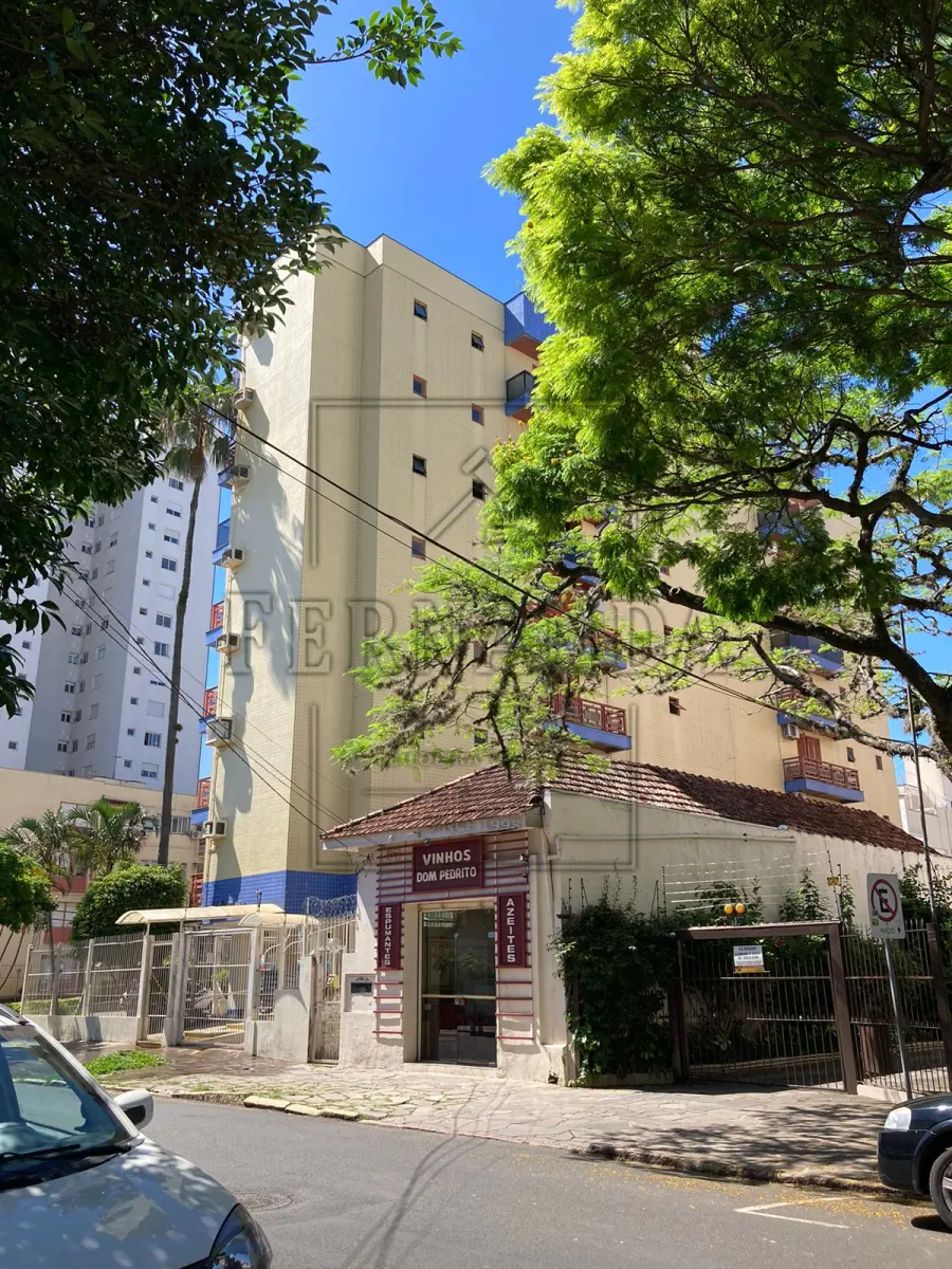 LOTE 001 - O apartamento n°201 do Edifício Pezzi, sito na Rua Marcílio Dias, n°531. Matrícula n° 32.500. Avaliado em R$ 650.000,00. 1°Leilão.