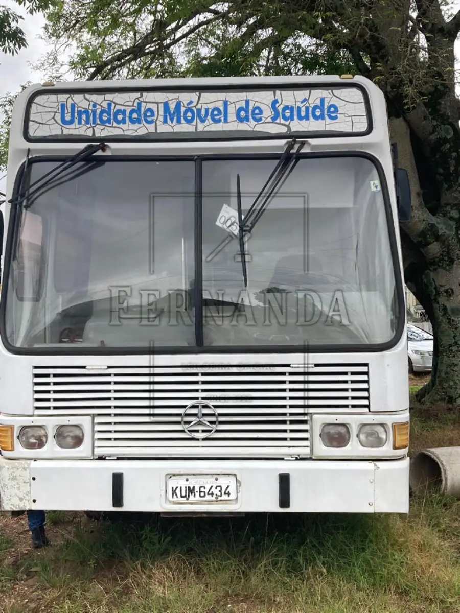 LOTE 005 - Veículo Ônibus, marca Mercedes Benz, ano 1991, cor branca combustível diesel, fabricação nacional e modificado para motor home. Avaliado em R$ 20.000,00.