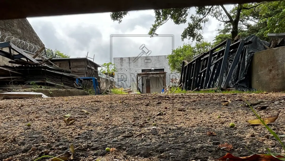 LOTE 001 - Um terreno situado na Rua Almirante Barroso, 369, Vila Fernandes, Canoas/RS, matrícula 46.107 do Registro de Imóveis de Canoas. Avaliado em R$385.000,00. 2°Leilão.