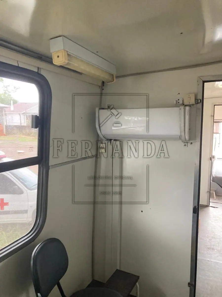 LOTE 005 - Veículo Ônibus, marca Mercedes Benz, ano 1991, cor branca combustível diesel, fabricação nacional e modificado para motor home. Avaliado em R$ 20.000,00.