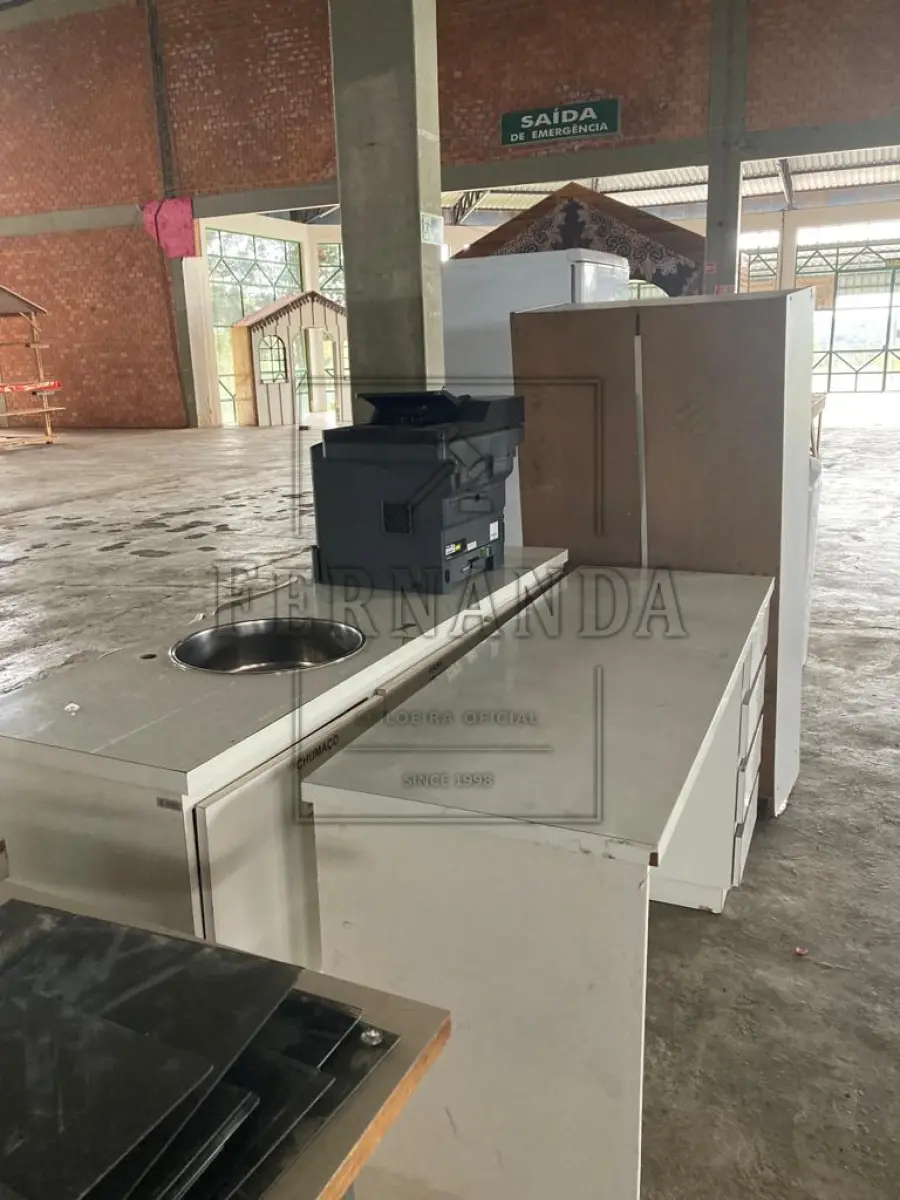 LOTE 007 - Lote de informática e escritório. Avaliado em R$ 620,00.
