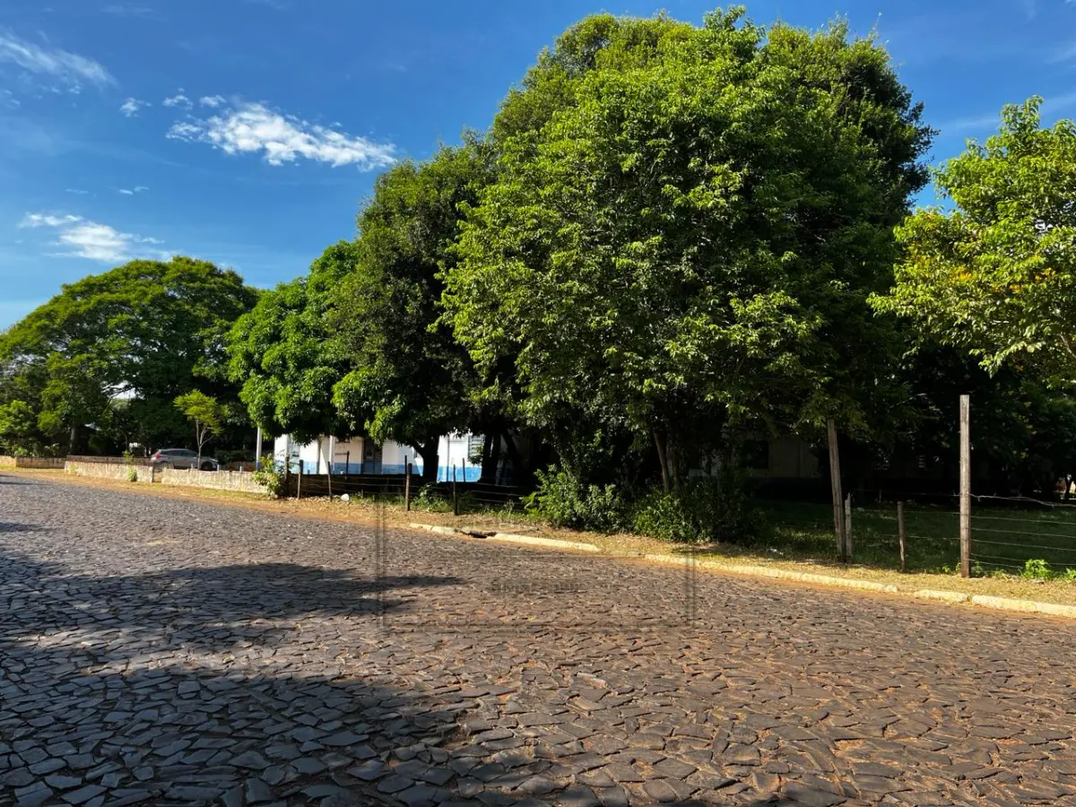 LOTE 023 - Imóvel Matrícula n° 4.496. OBS.: O IMÓVEL POSSUI ÁREA CONSTRUÍDA NÃO AVERBADA NO CARTÓRIO DE REGISTRO DE IMÓVEIS. Avaliado em R$ 980.000,00.