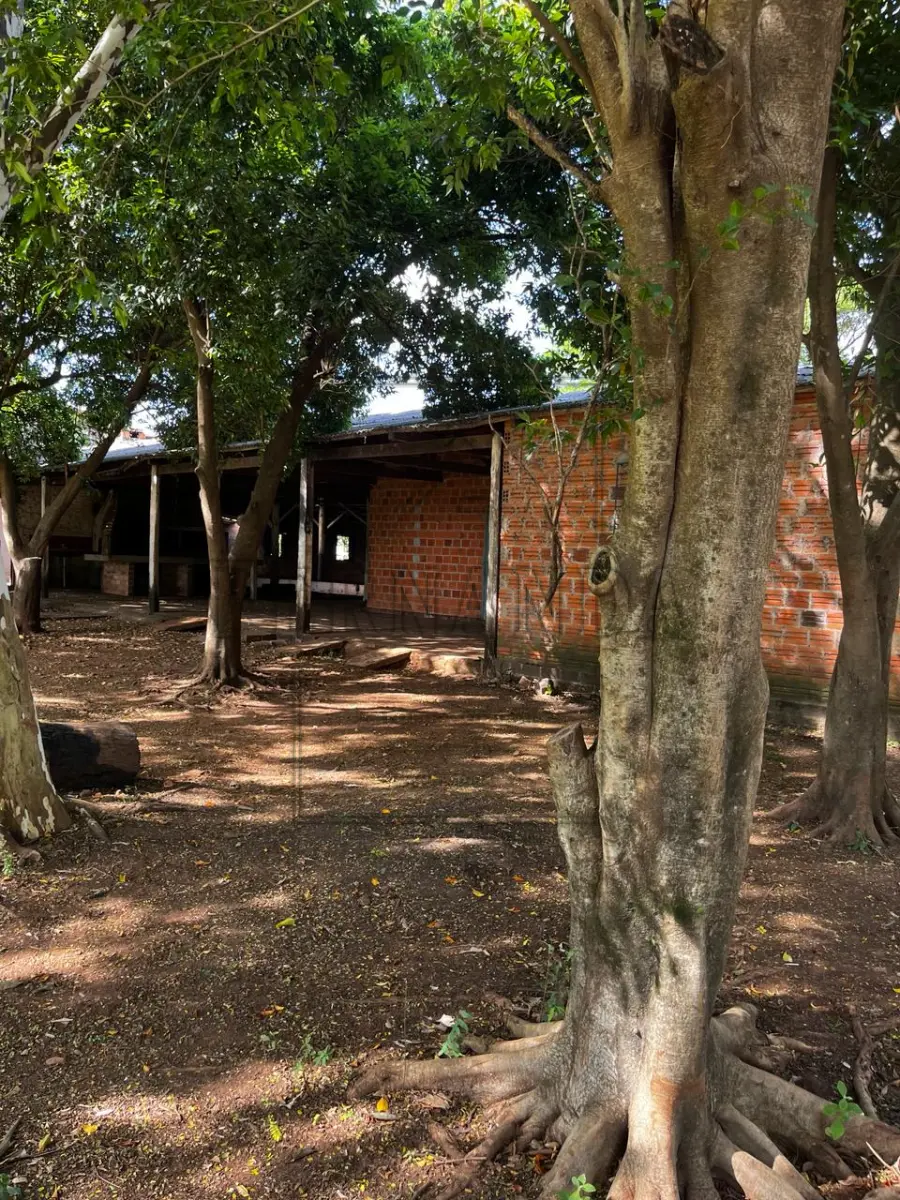LOTE 023 - Imóvel Matrícula n° 4.496. OBS.: O IMÓVEL POSSUI ÁREA CONSTRUÍDA NÃO AVERBADA NO CARTÓRIO DE REGISTRO DE IMÓVEIS. Avaliado em R$ 980.000,00.