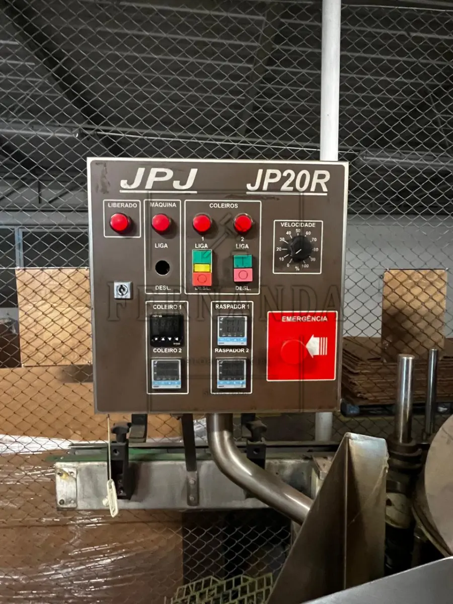 LOTE 076 - Máquina rotuladora automática rotativa tipo JP20R, n.941. Avaliada em R$ 80.000,00. 2° Leilão