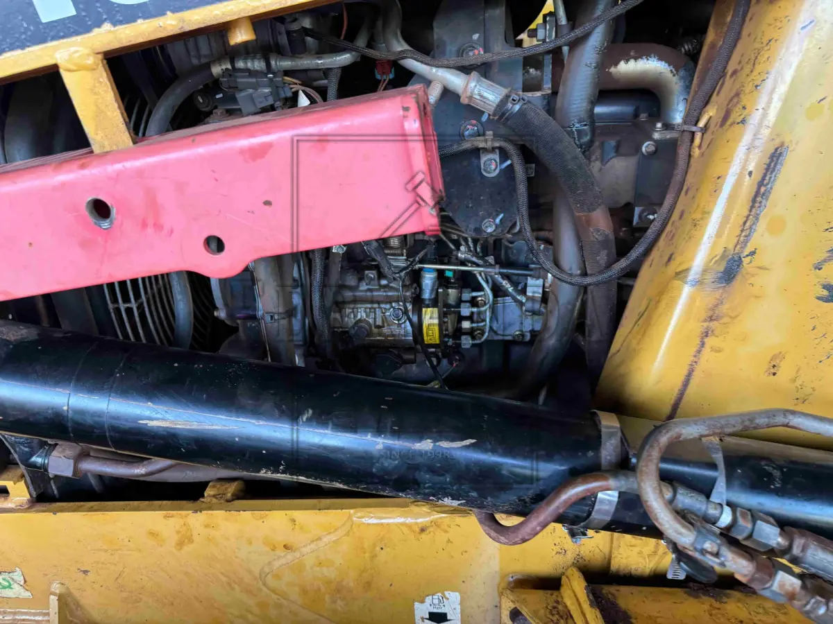 LOTE 006 - Retroescavadeira, marca Caterpillar, modelo 416E, ano 2014.