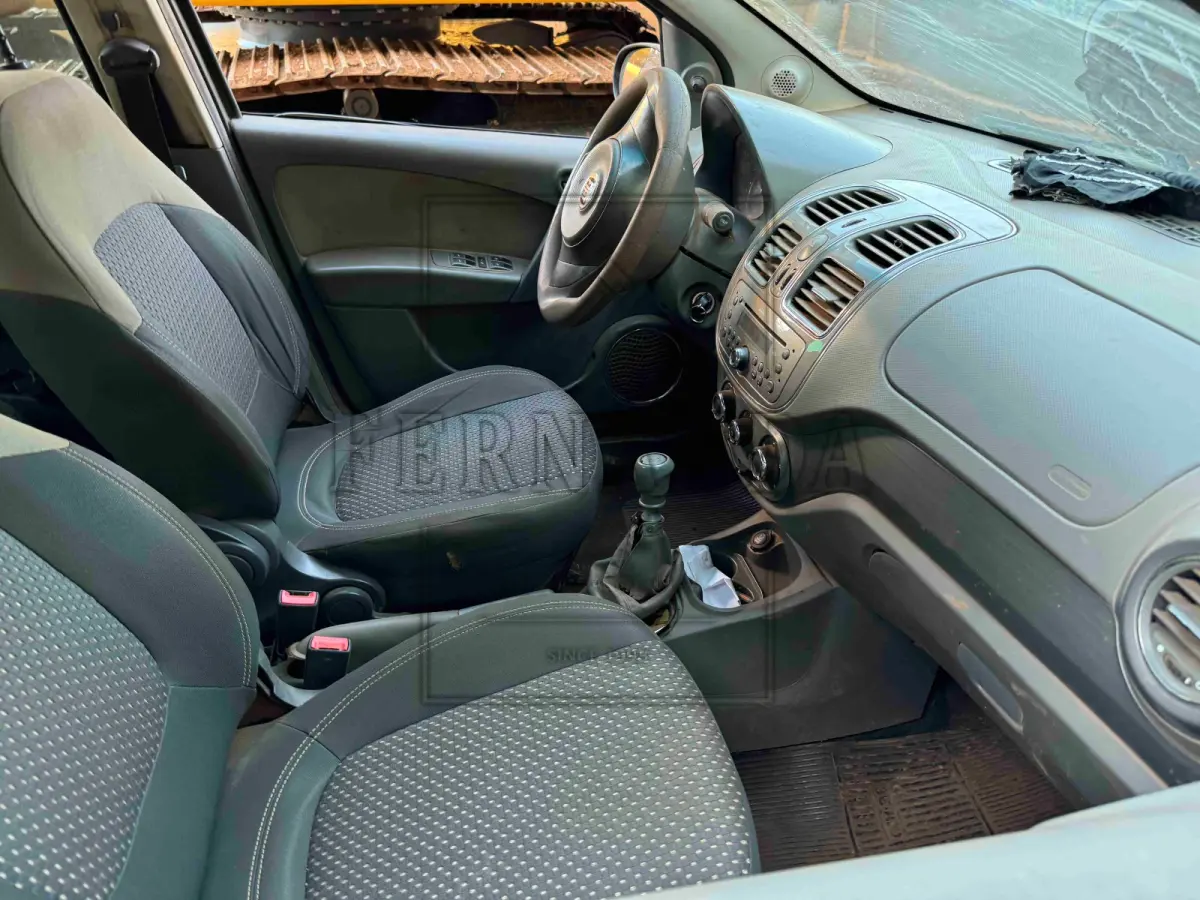 LOTE 007 - Veículo marca Fiat, modelo Siena Essence 1.6, cor cinza, ano 2016, modelo 2016, combustível álcool/gasolina, placas IXP-0260.
