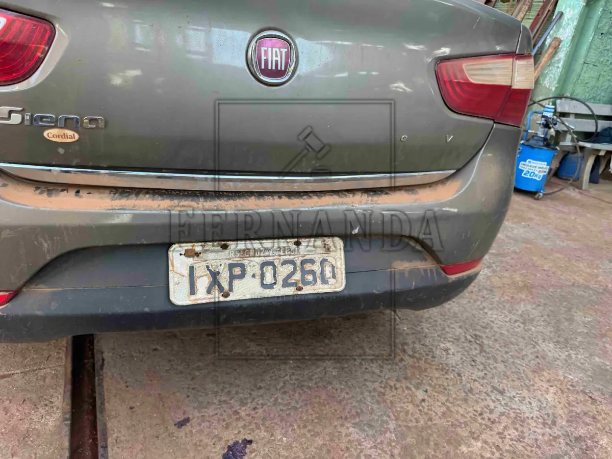 LOTE 007 - Veículo marca Fiat, modelo Siena Essence 1.6, cor cinza, ano 2016, modelo 2016, combustível álcool/gasolina, placas IXP-0260.