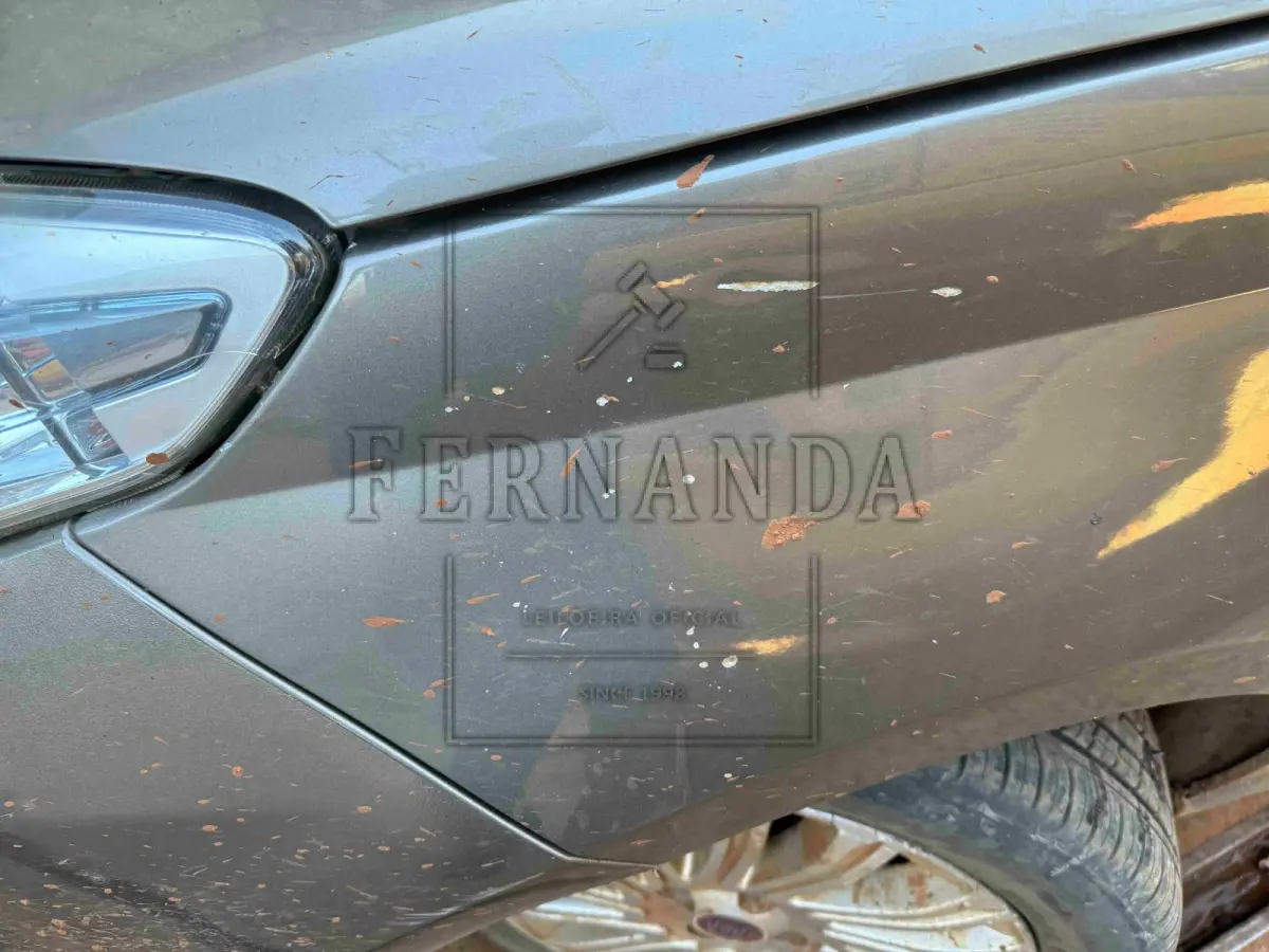 LOTE 007 - Veículo marca Fiat, modelo Siena Essence 1.6, cor cinza, ano 2016, modelo 2016, combustível álcool/gasolina, placas IXP-0260.