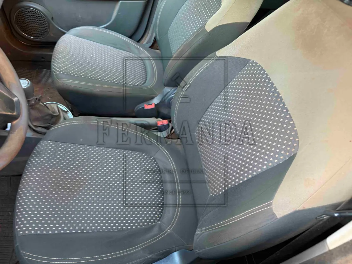LOTE 007 - Veículo marca Fiat, modelo Siena Essence 1.6, cor cinza, ano 2016, modelo 2016, combustível álcool/gasolina, placas IXP-0260.